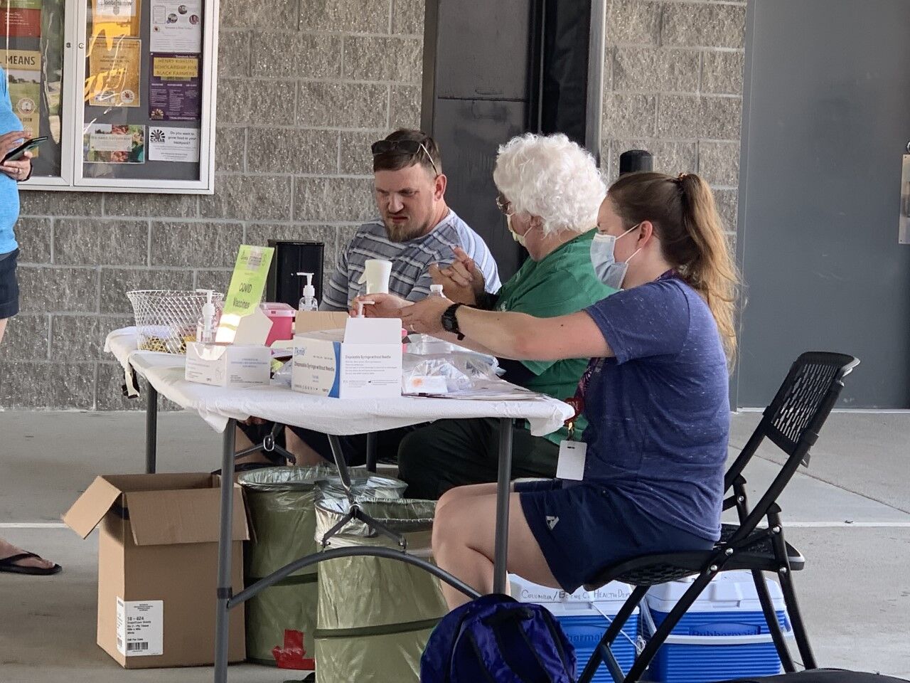 Columbia/Boone County Public Health & Human Services gives out vaccines during food truck roundup